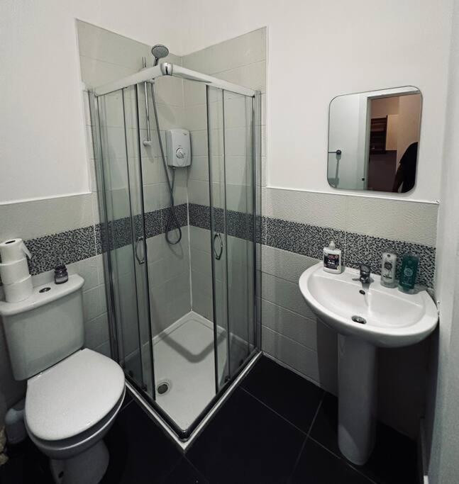 5 Star Luxury Studio Apartment, Big Smart Tv, Wifi, Liverpool City Centre, Easy Access Lock Box Entry! Esterno foto