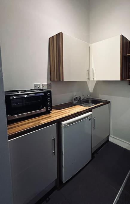 5 Star Luxury Studio Apartment, Big Smart Tv, Wifi, Liverpool City Centre, Easy Access Lock Box Entry! Esterno foto